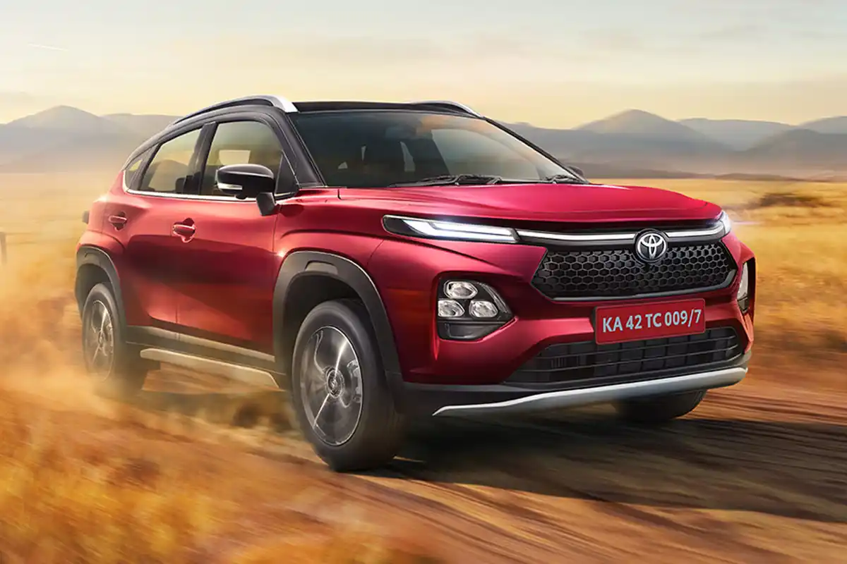 Toyota Urban Cruiser Ebella Launch: भारत में लॉन्च हुई टोयोटा की पहली इलेक्ट्रिक कार, जानें कीमत और खासियतें