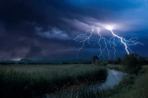 दक्षिणपूर्वी अमेरिका में शीतकालीन तूफान का खतरा, बर्फीली बारिश से हो सकता है भारी नुकसान