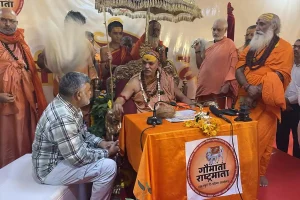 शंकराचार्य अविमुक्तेश्वरानंद सरस्वती की तबीयत बिगड़ी, ठंड में खुले में बैठने से हुआ असर