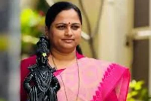 कांग्रेस सांसद प्रतिभा धनोरकर का नागपुर दौरा, गुट पंजीकरण से चंद्रपुर में बढ़ी राजनीतिक हलचल