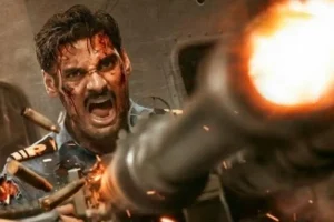 बॉर्डर 2 की स्क्रीनिंग में सनी देओल और वरुण धवन के गले मिलने का वीडियो हुआ वायरल, पहले दिन कमाए 30 करोड़