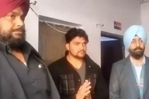 गाजियाबाद पुलिस ने स्वर्ण मंदिर के पवित्र सरोवर में कुल्ला करने वाले व्यक्ति को किया गिरफ्तार