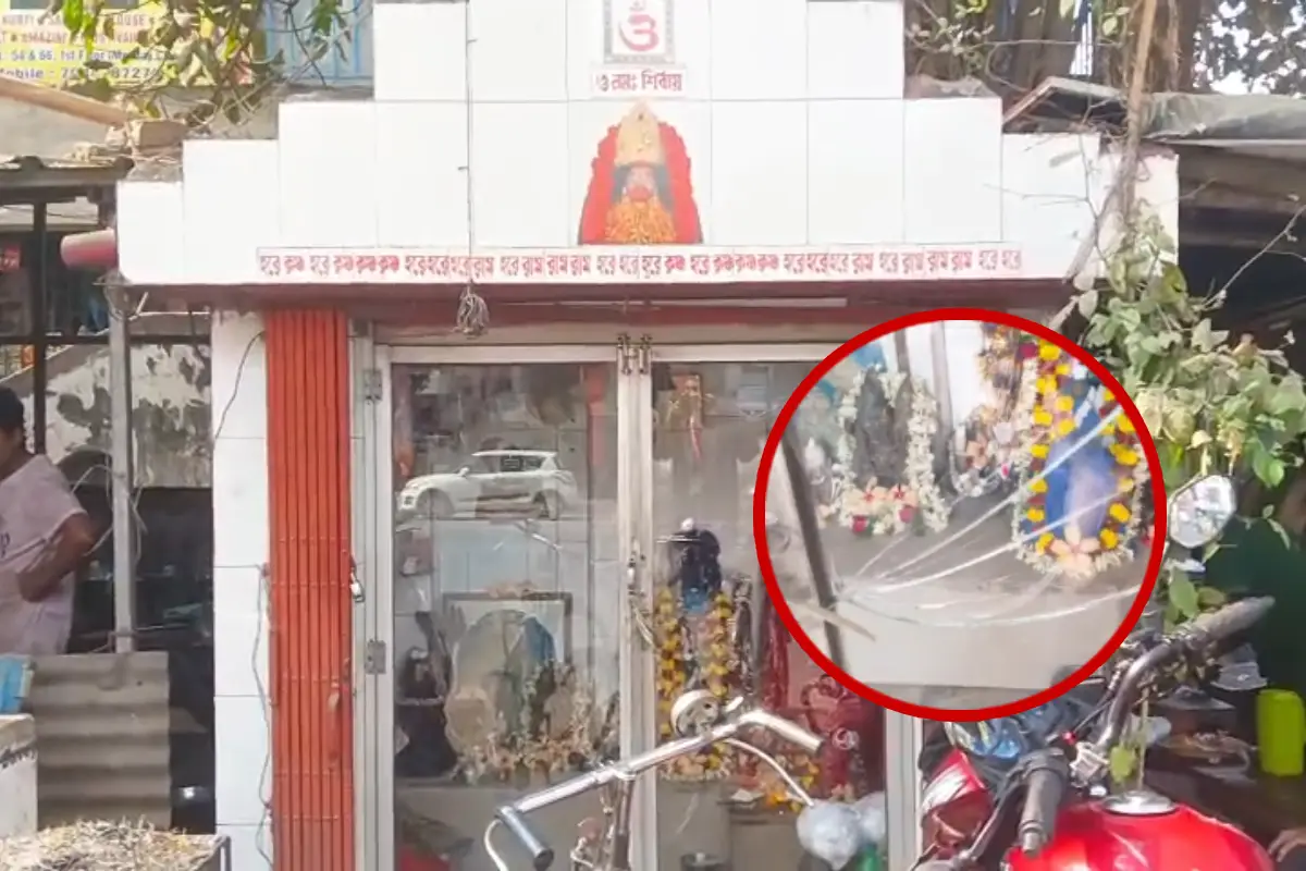 Shokherbazar Shivkali Temple Theft: कोलकाता के प्रसिद्ध मंदिर में बड़ी चोरी, देवी काली की स्वर्ण जिह्वा और मुकुट चोरी, पुलिस जांच जारी