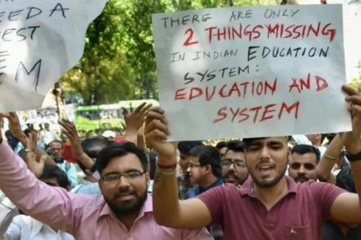 यूजीसी के इक्विटी नियमों पर बवाल: दिल्ली में प्रदर्शन