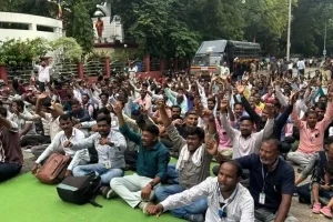 एसआईआर के विरोध में अल्पसंख्यक समुदाय का राजभवन की ओर विशाल प्रदर्शन