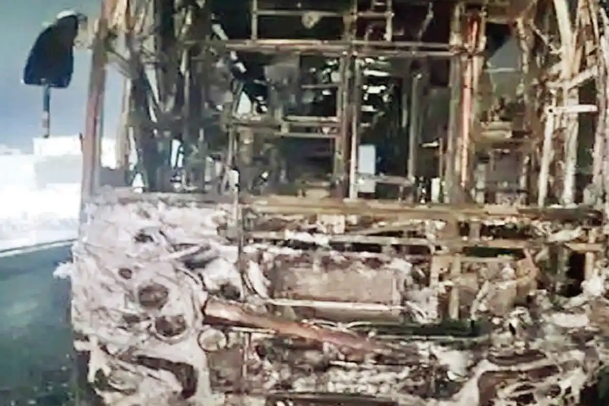Yavatmal Bus Fire: यवतमाल में बस में लगी भीषण आग, चालक की सूझबूझ से बची 27 यात्रियों की जान