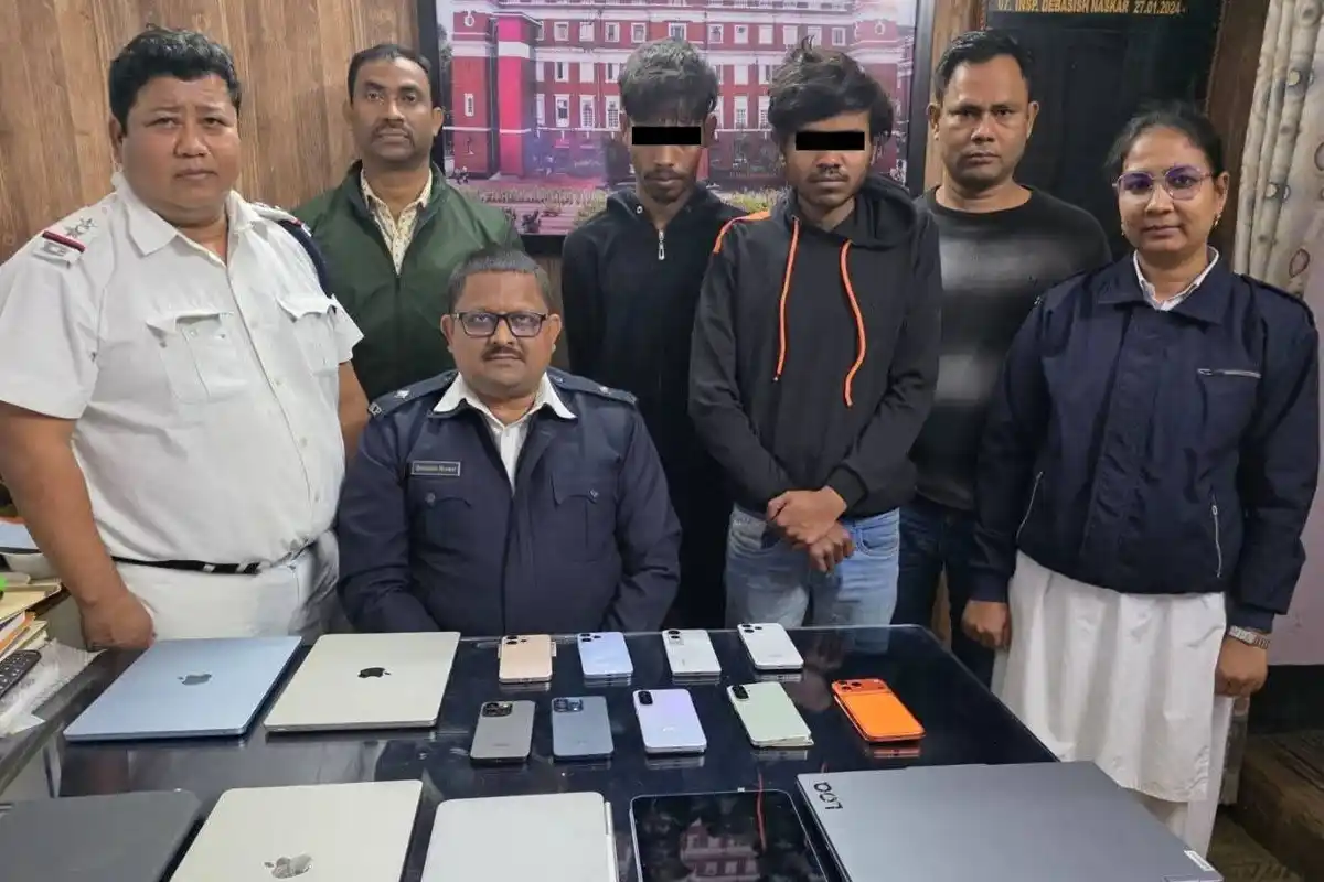 Kolkata Reliance Digital Theft: कोलकाता के रिलायंस स्टोर से 10 लाख की चोरी, दो गिरफ्तार