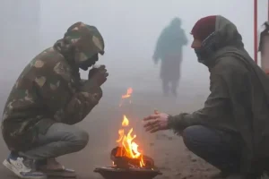 शीत ऋतु का असर: दार्जिलिंग में बर्फबारी और पश्चिम बंगाल में घना कोहरा