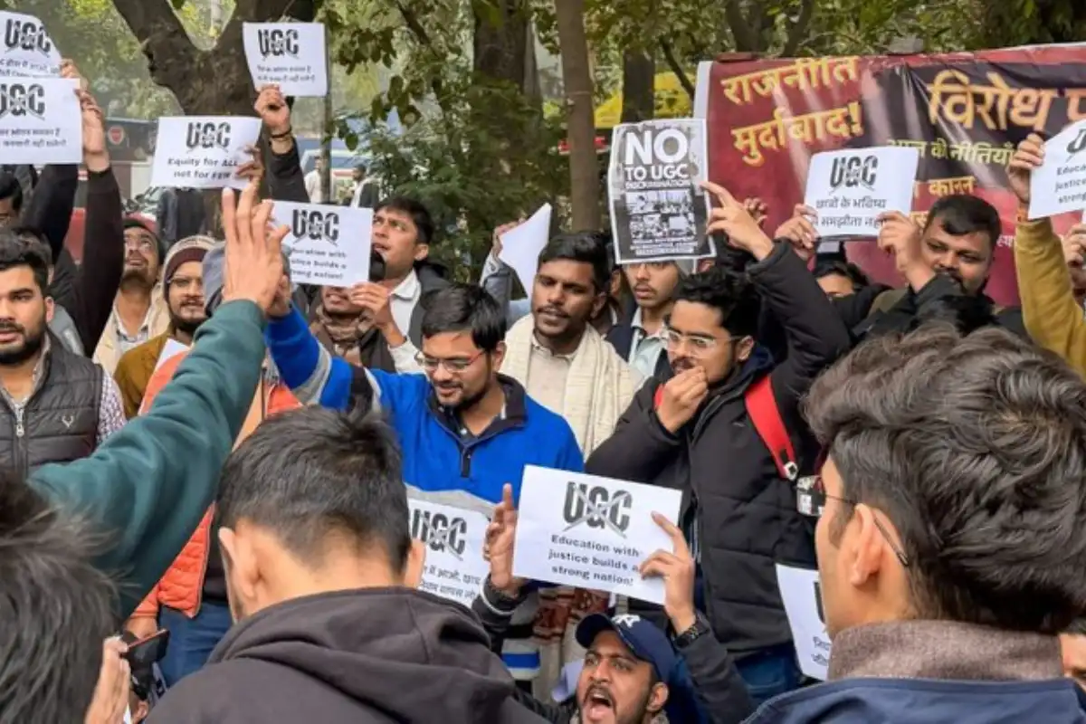 UGC के नए नियमों पर सुप्रीम कोर्ट ने लगाई रोक