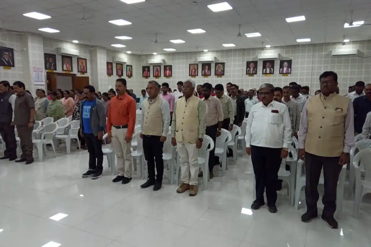 Nagpur University Martyrs Tribute: नागपुर विश्वविद्यालय में शहीदों को मौन श्रद्धांजलि