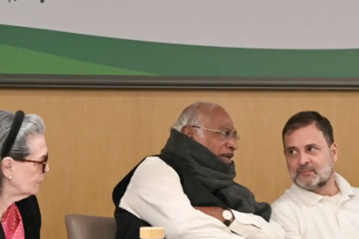 MGNREGA Bachao Andolan: कोलकाता में कांग्रेस का विरोध प्रदर्शन, केंद्र पर गांधी नाम मिटाने का आरोप