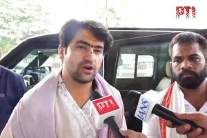 बागेश्वर धाम के धीरेंद्र शास्त्री का बड़ा बयान – गाली देने से नहीं बनेगा हिंदू राष्ट्र, पहले सुधारें अपनी कुरीतियां