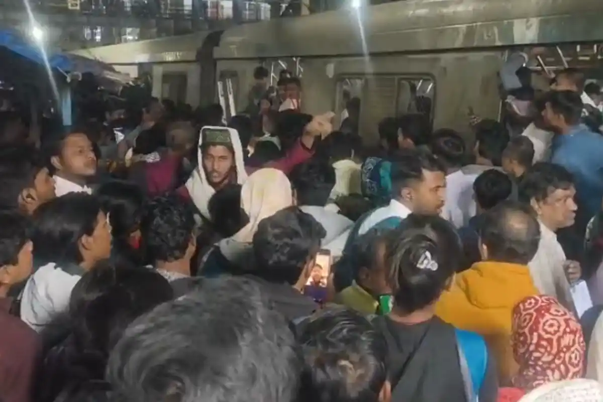 Ballygunge Station Accident: बालीगंज रेलवे स्टेशन पर ट्रेन की छत पर चढ़ने से युवक की दर्दनाक मौत
