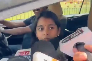 मैथिली ठाकुर और बदलता व्यवहार — जब सफलता सिर पर चढ़ने लगे