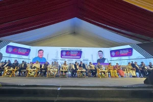 नागपुर में गडकरी और फडणवीस ने किया विदर्भ मेघा इंडस्ट्रियल एक्सपो का उद्घाटन