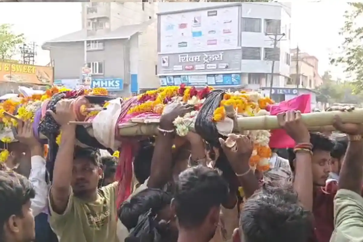 Nagpur Crime: जिंजर मॉल पानठेला विवाद में युवक की चाकू मारकर हत्या, परिजनों का थाना घेराव