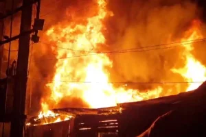  बिराटी रेलवे स्टेशन पर लगी आग