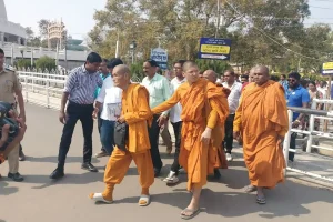 संविधान के पृष्ठों पर विज्ञापन से आंबेडकरी अनुयायी आक्रोशित