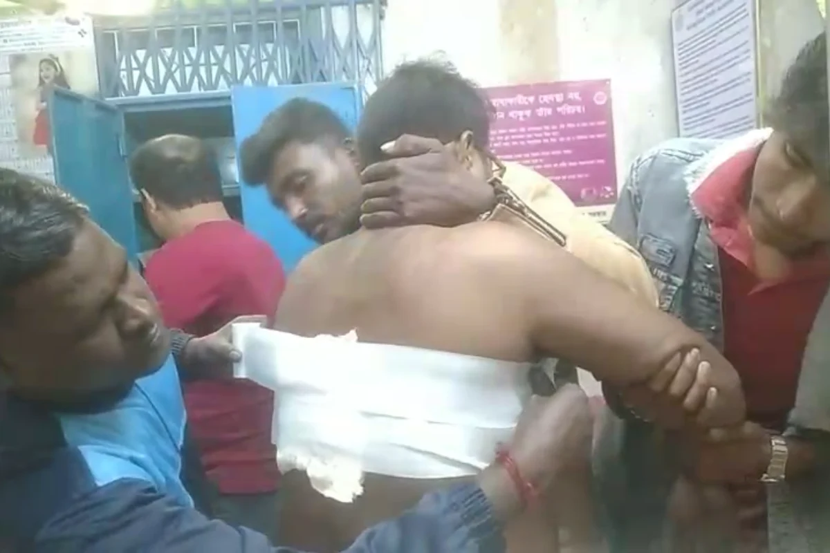 Kolkata Basanti Gold Trader, Kartik Naskar Shot, Hospitalised: आमझाड़ा में सुनार कार्तिक नस्कर पर गोलीबारी, छिनतई की आशंका में पुलिस जांच जारी | Photo: RB