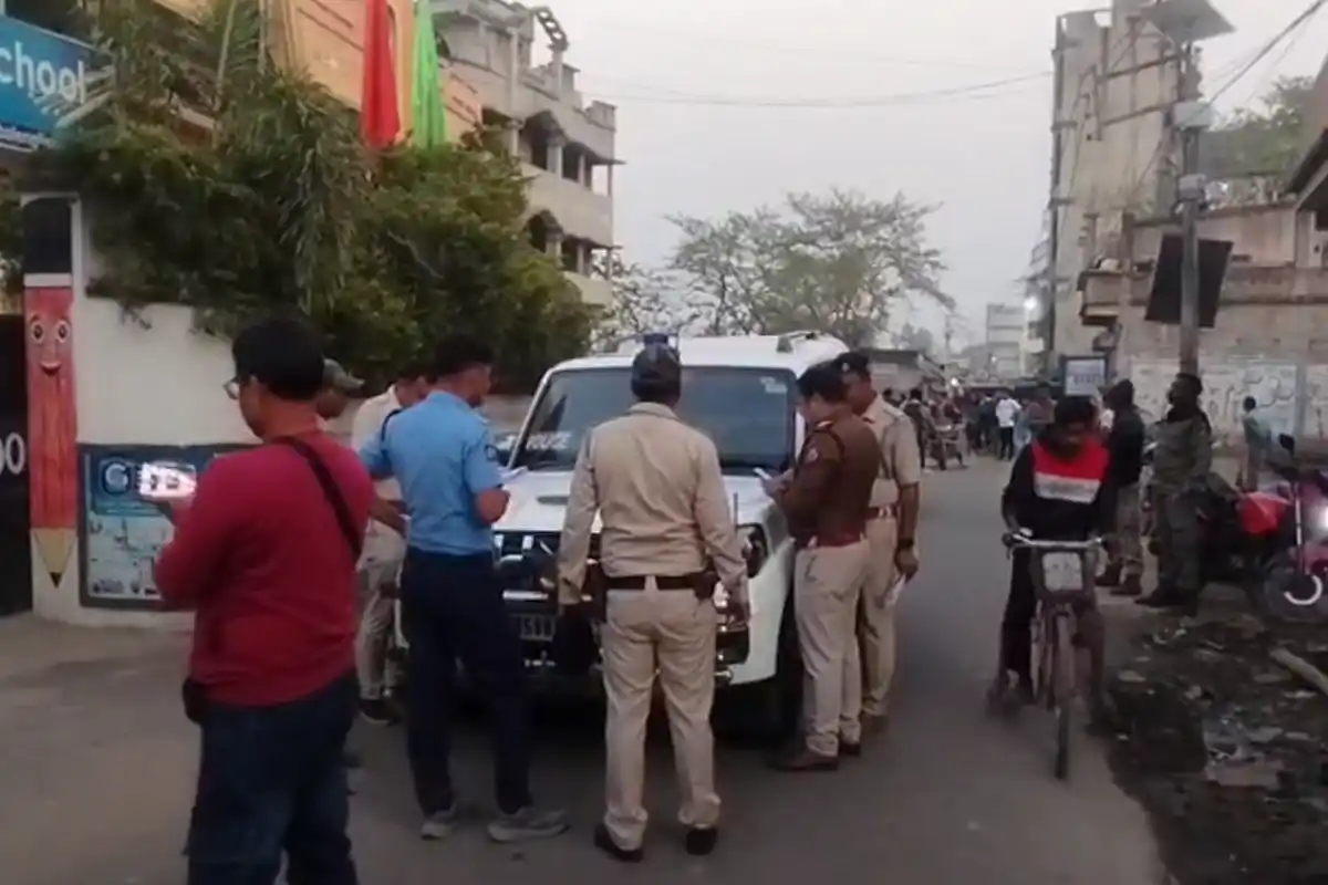 Humayun Kabir Property Seizure: मुर्शिदाबाद में मादक पदार्थ तस्करी मामले में 10 करोड़ की संपत्ति जब्त | TMC नेता की बेटी के ससुर पर कार्रवाई