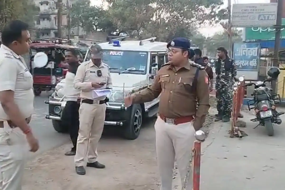 Humayun Kabir Property Seizure: मुर्शिदाबाद में मादक पदार्थ तस्करी मामले में 10 करोड़ की संपत्ति जब्त | TMC नेता की बेटी के ससुर पर कार्रवाई