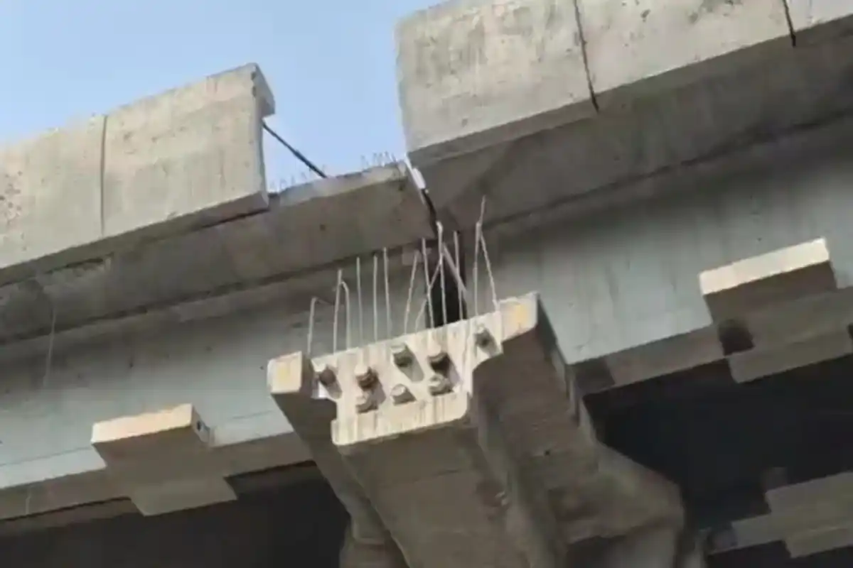 Mumbai Metro Line 4 accident news: मुंबई में मेट्रो पिलर गिरने से एक की मौत, तीन घायल