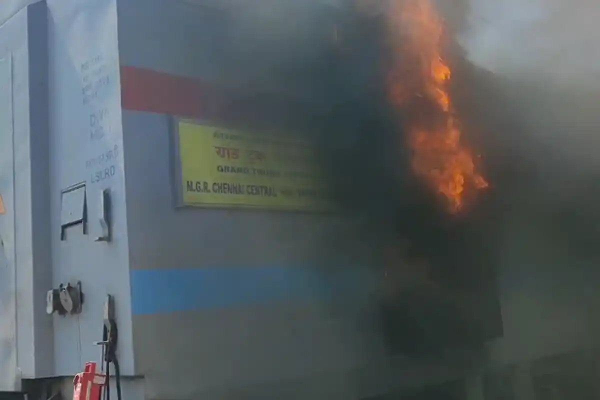 Wardha Railway Fire Incident: चेन्नई-दिल्ली ट्रेन के पार्सल डिब्बे में आग की घटना