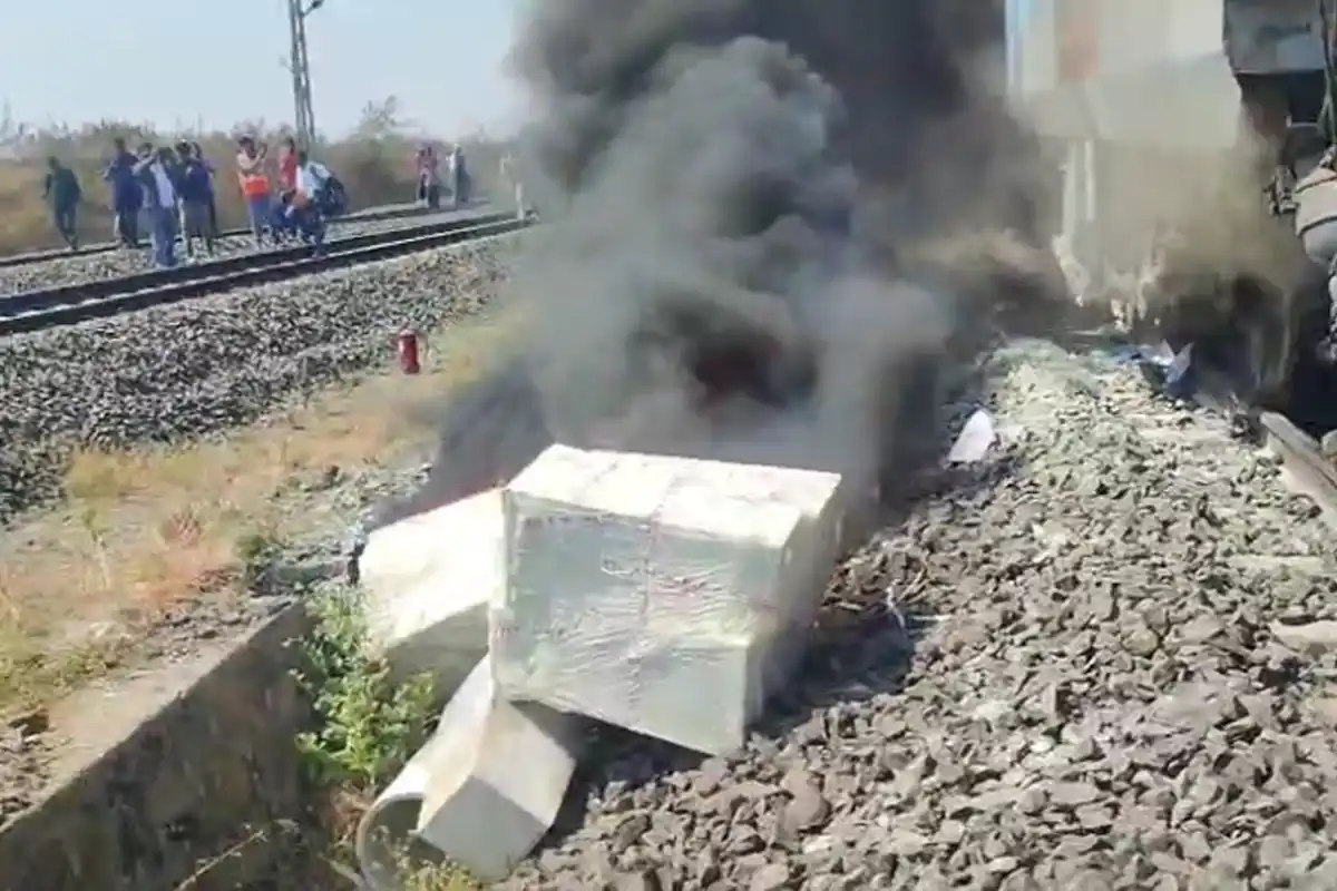 Wardha Railway Fire Incident: चेन्नई-दिल्ली ट्रेन के पार्सल डिब्बे में आग की घटना