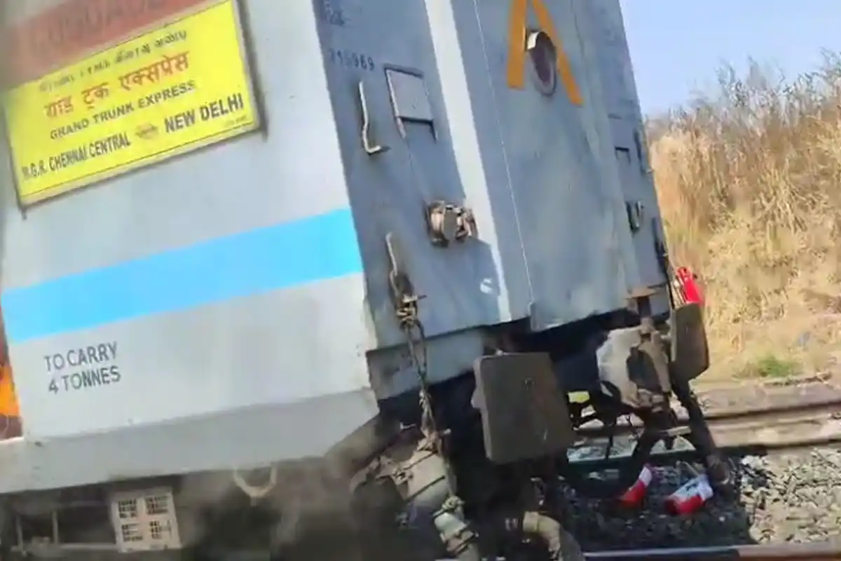 Wardha Railway Fire Incident: चेन्नई-दिल्ली ट्रेन के पार्सल डिब्बे में आग की घटना