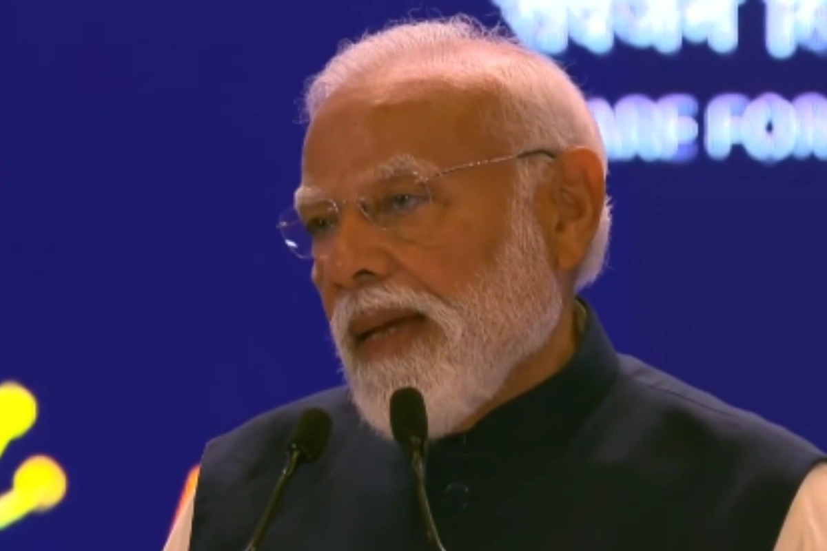AI Impact Summit 2026: पीएम मोदी ने कहा- ‘हम बनाते भी हैं, अपनाते भी हैं’