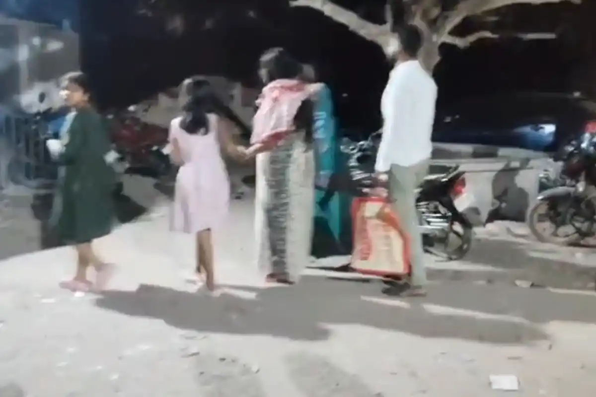 Haroa Panchayat Meeting Turns Violent: ग्राम पंचायत में सुलह बैठक के दौरान खूनी संघर्ष, पांच घायल