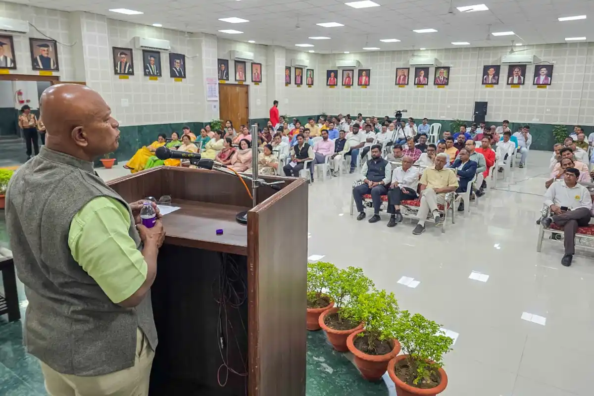 Nagpur University: छत्रपति शिवाजी महाराज को जीवन में उतारें तो सुलझेंगी समाज की सभी समस्याएं | Photos 14 Shivaji Maharaj lecture In Nagpur University: नागपुर विश्वविद्यालय में छत्रपति शिवाजी के जीवन पर व्याख्यान