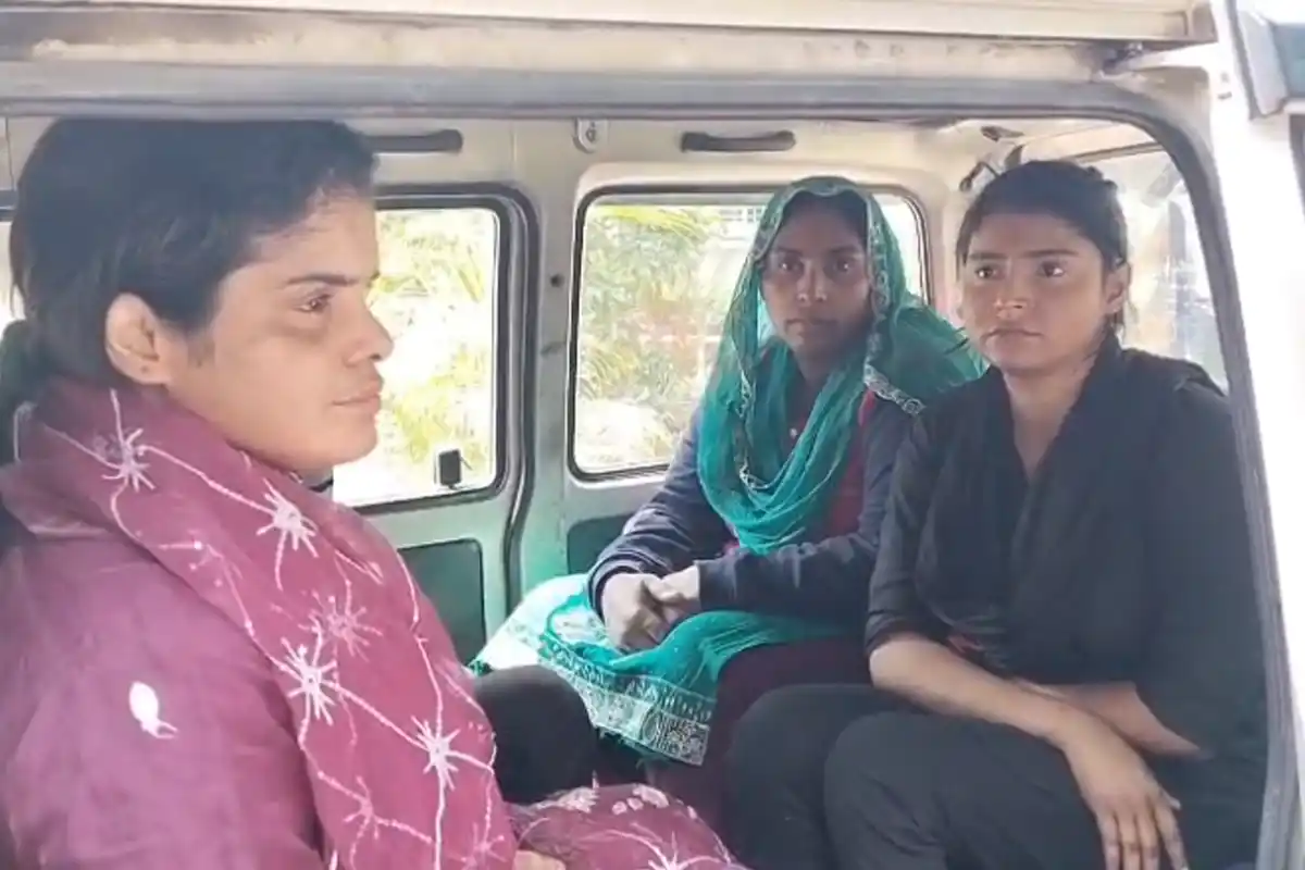 BSF catches Bangladeshi women North 24 Parganas: बीएसएफ ने तीन बांग्लादेशी महिलाओं को अवैध सीमा पार करते पकड़ा