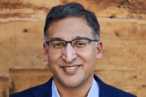 कौन हैं नील कात्याल? भारतीय मूल के वकील जिन्होंने ट्रंप को कोर्ट में दिया कानूनी जवाब