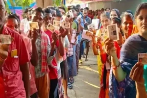 Kolkata Politics: मतदाता सूची में कोई भी पात्र मतदाता छूटना नहीं चाहिए, CEO ने दिया जिलावार डेटा देने का आश्वासन