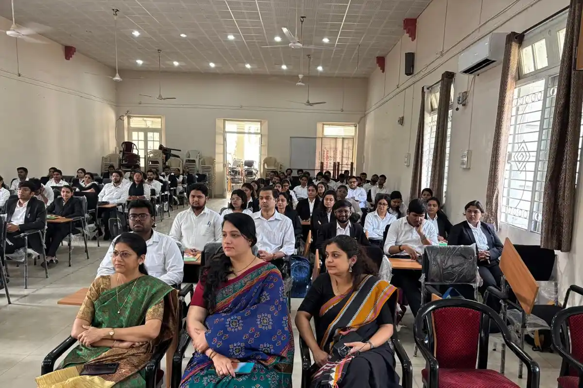 Nagpur University Soft Skills Training: नागपुर विश्वविद्यालय में विधि छात्रों के लिए सॉफ्ट स्किल कार्यशाला का आयोजन