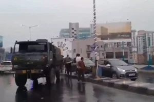 Kolkata Accident: मा फ्लाईओवर पर सेना के ट्रक का भयानक हादसा, नियंत्रण खोकर पलटी गाड़ी, 2 जवान घायल