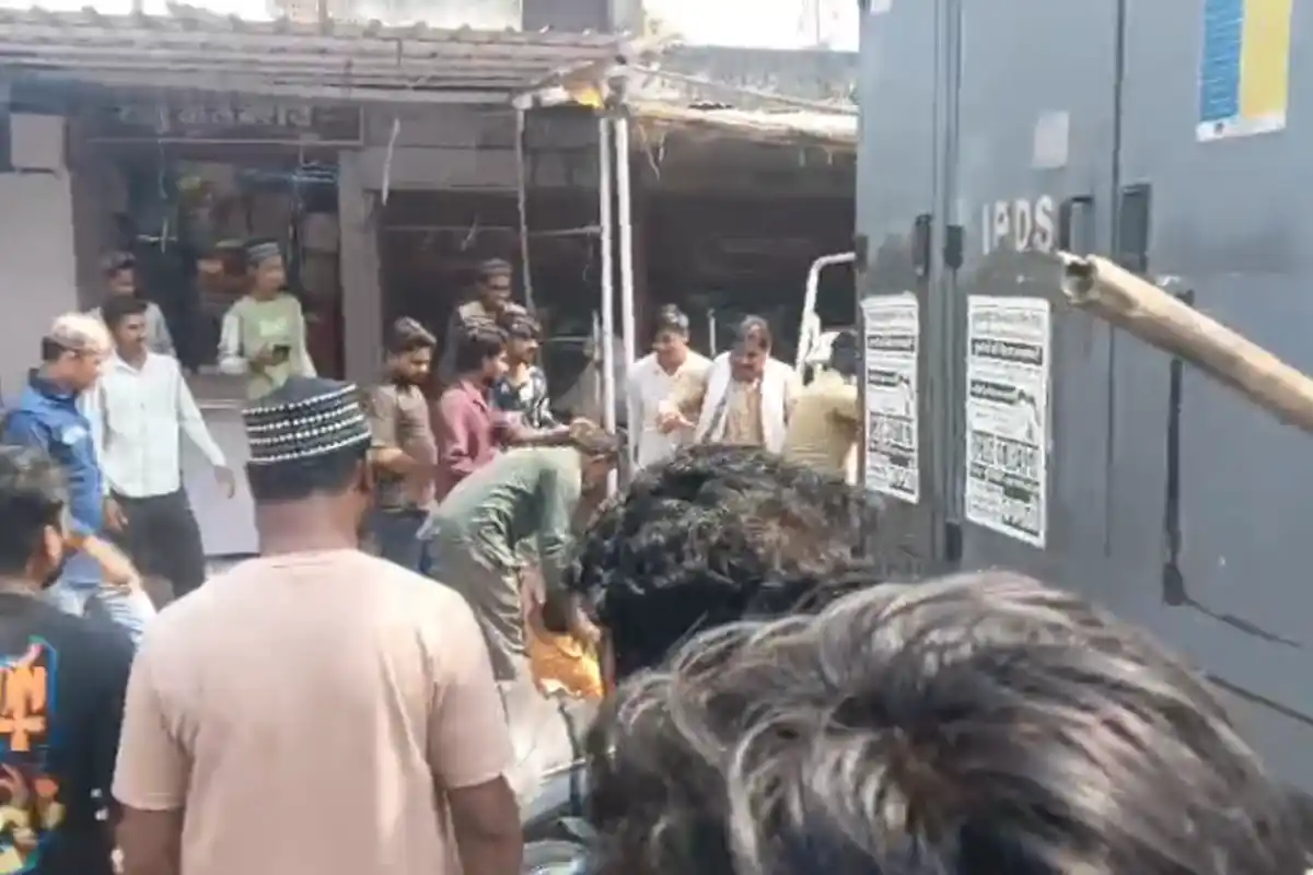 Nagpur Kamathi Encroachment Fight, Gandhi Chowk: कामठी गांधी चौक पर अतिक्रमण हटाने के दौरान दो गुटों में मारपीट, पांच घायल (Image Source: RB / Jassi)