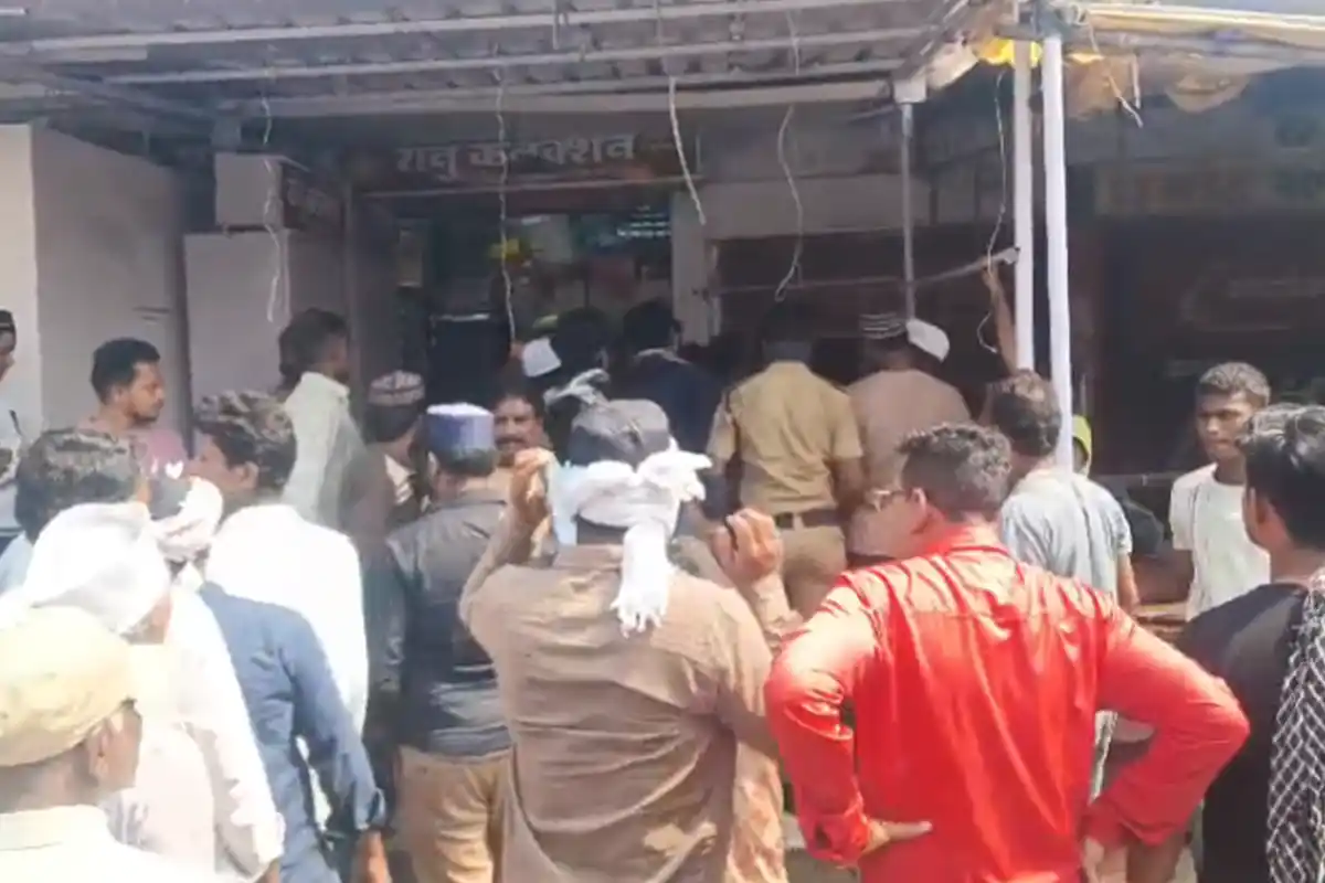 Nagpur Kamathi Encroachment Fight, Gandhi Chowk: कामठी गांधी चौक पर अतिक्रमण हटाने के दौरान दो गुटों में मारपीट, पांच घायल (Image Source: RB / Jassi)