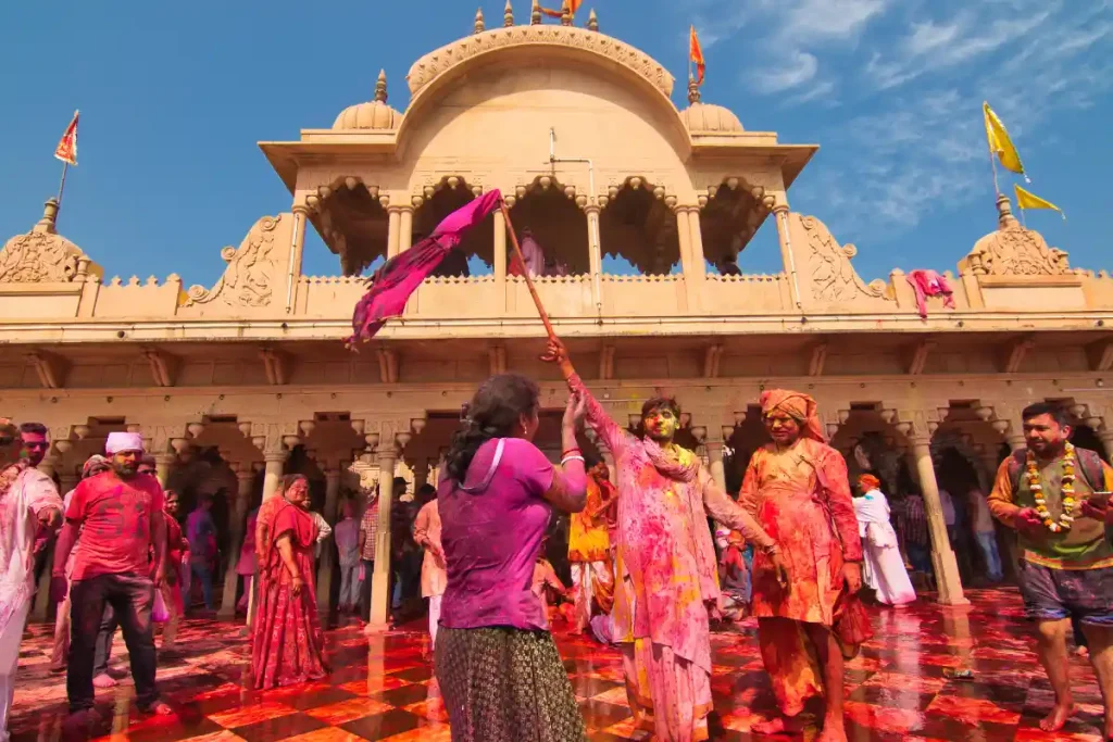 Magic of Braj Holi: ब्रज में होली सिर्फ खेली नहीं जाती, जी जाती है। जानिए तिथियां और उत्सव