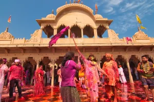 Magic of Braj Holi: ब्रज में होली सिर्फ खेली नहीं जाती, जी जाती है। जानिए तिथियां और उत्सव
