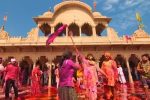 Maharashtra Gotmar Holi festival celebration: बोरी गदाजी में गोटमार होली का अनोखा आयोजन, जख्मों पर राख लगाकर मनाते हैं त्योहार