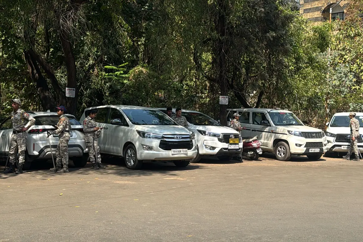 Nagpur serial blast deaths compensation: मृतकों की संख्या 18 हुई, पालक मंत्री ने बुलाई आपात बैठक, 5 लाख मुआवजे का ऐलान 16 Nagpur serial blast deaths compensation: नागपुर में विशेष बैठक, मृतकों की संख्या 18 पहुंची, 5 लाख मुआवजा घोषणा