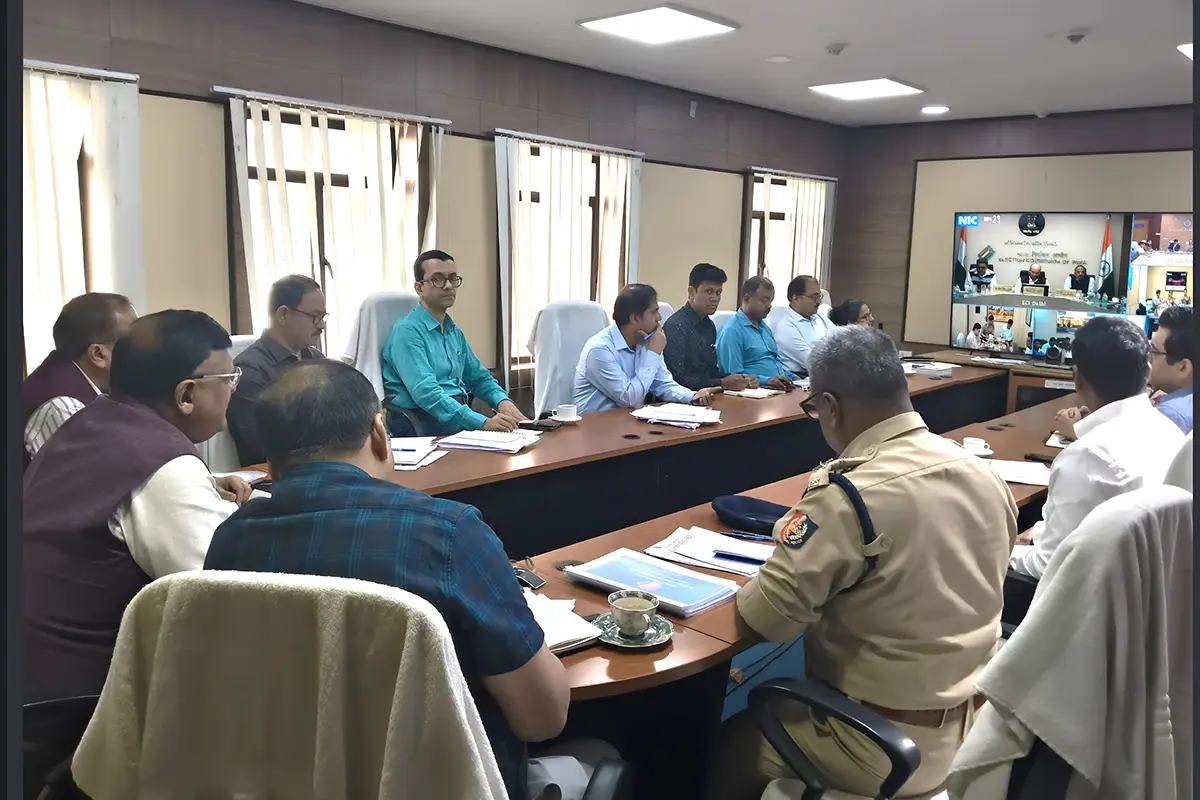 पश्चिम बंगाल विधानसभा चुनाव 2026: ECI ने वीडियो कॉन्फ्रेंस के जरिए की मतदान तैयारियों की समीक्षा 12 West Bengal Assembly Election 2026 poll preparedness review ECI: पश्चिम बंगाल में विधानसभा चुनाव तैयारी पर चुनाव आयोग की बड़ी समीक्षा बैठक
