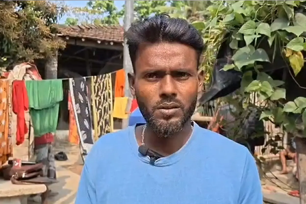 West Bengal Basirhat family stuck in Iran amid Middle East conflict: ईरान में फंसे बशीरहाट के 5 परिवारजन, इंटरनेट बंद होने से टूटा संपर्क - बूढ़ी माँ की आँखें लगी हैं राह पर | Photos 14 West Bengal Basirhat family stuck in Iran amid Middle East conflict: ईरान में फंसे बसिरहाट के पांच सदस्य, परिवार में चिंता और डर का माहौल