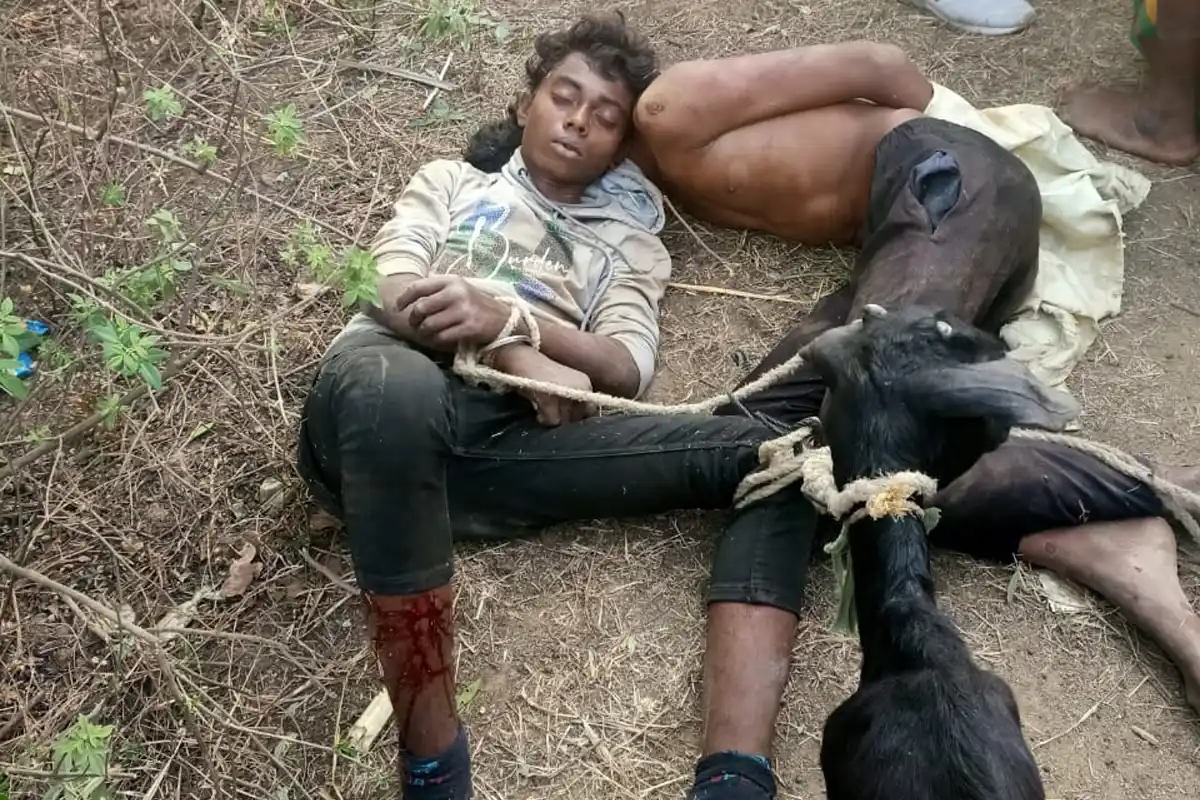 Odisha Mayurbhanj Kangaroo Court: ओड़िशा के मयूरभंज में छागल चोरी के शक में नाबालिग की पिटाई से मौत | Photos 19 Mayurbhanj minor killed kangaroo court goat theft Odisha: ओड़िशा में छागल चोर समझकर नाबालिग को पीट-पीटकर मार डाला (Image Source: RB / Ekbal)