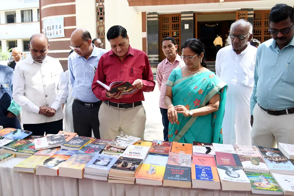 Nagpur Granthostav Reading Culture AI Era: नागपुर में ग्रंथोत्सव को मिला अच्छा प्रतिसाद, एआई के दौर में पढ़ने की आदत बचाने पर जोर