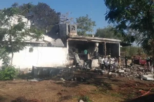 Nagpur Chemical Companies Safety: विस्फोटक और रासायनिक कंपनियों में एक महीने में होगी सुरक्षा जांच – जिलाधिकारी डॉ. इटनकर के निर्देश