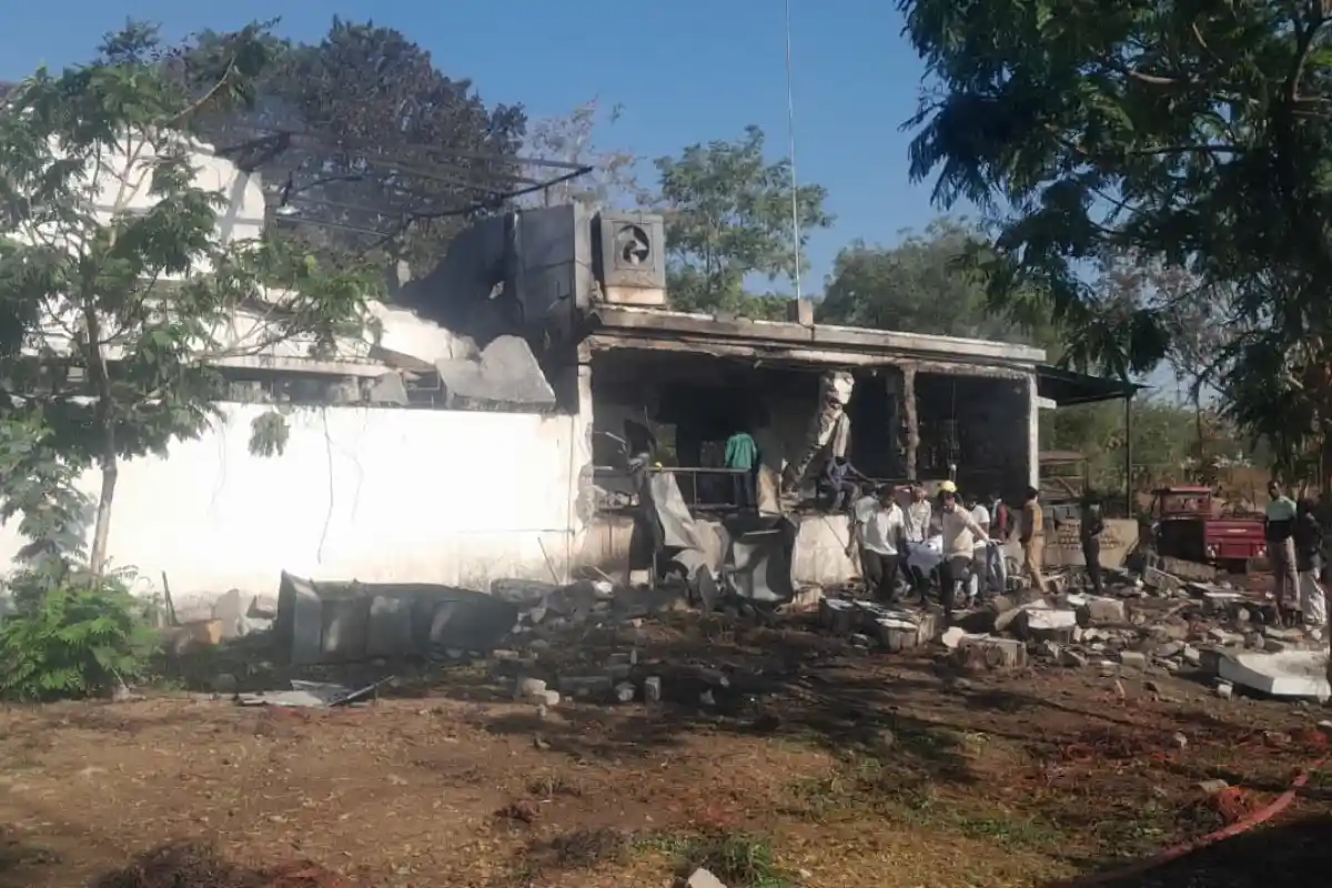 Nagpur Chemical Companies Safety Check: नागपुर जिले में विस्फोट की घटना के बाद प्रशासन ने सभी रासायनिक और विस्फोटक कंपनियों की सुरक्षा व्यवस्था की जांच कराने का फैसला लिया है। एक महीने के भीतर संयुक्त टीम निरीक्षण करेगी।