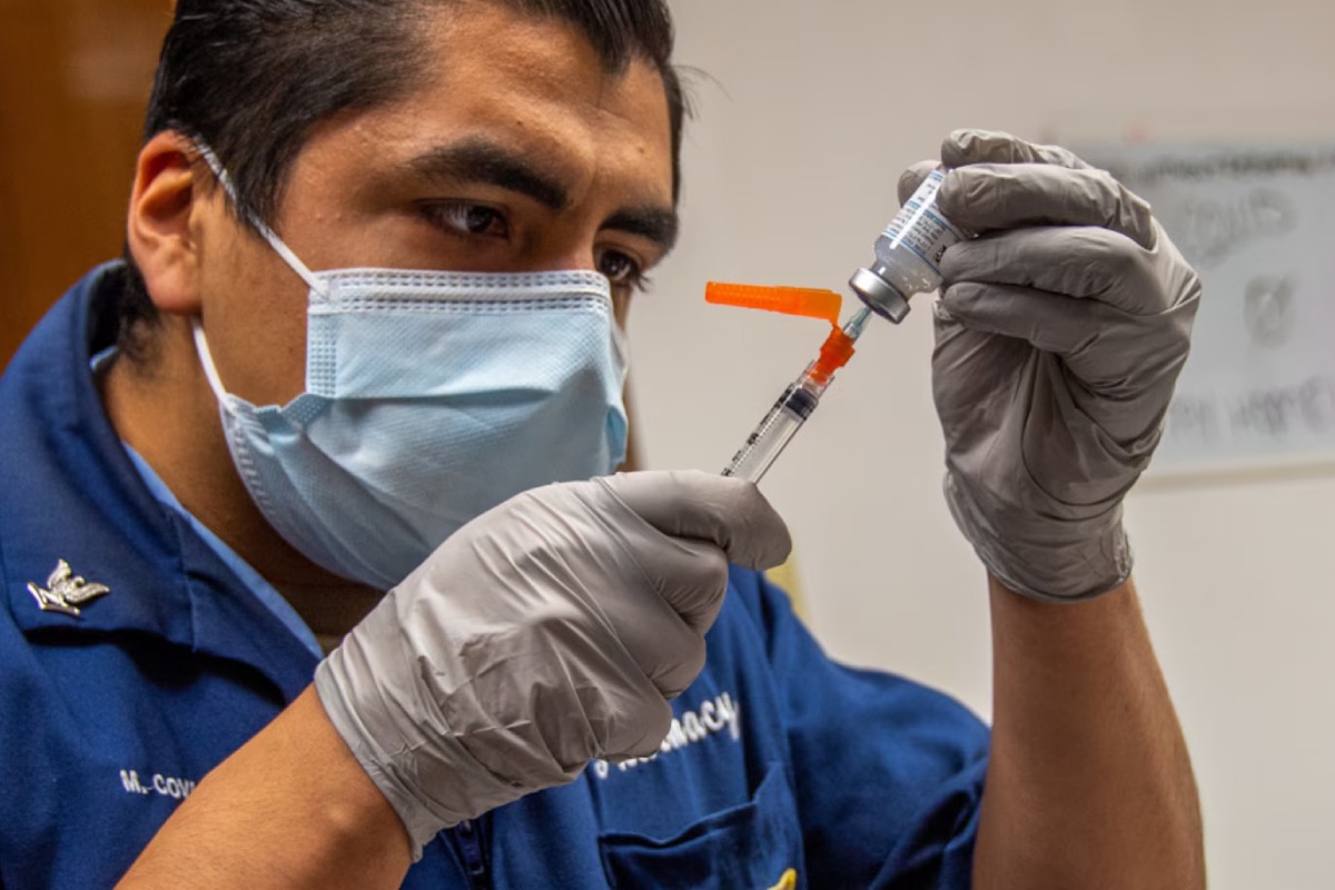 कोविड वैक्सीन साइड इफेक्ट्स केस में सुप्रीम कोर्ट का फैसला, मुआवजा नीति बनाने का दिया निर्देश